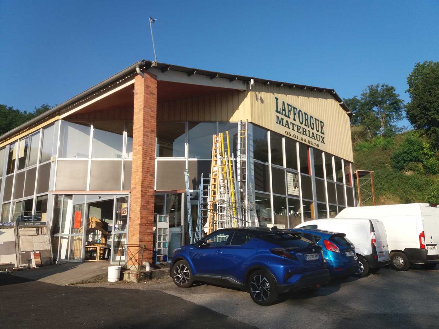 Magasin de matériaux de construction à Saint-Girons